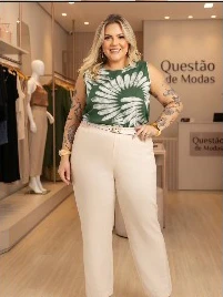 Interior da loja Questão de Modas em Cajamar